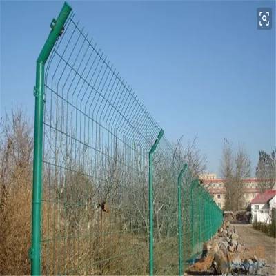 雙邊絲圈地護(hù)欄網(wǎng)河道安全防護(hù)網(wǎng)廠(chǎng)區(qū)果園鐵絲網(wǎng)圍欄